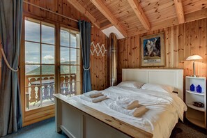 4 chambres, fer et planche à repasser, Wi-Fi, draps fournis