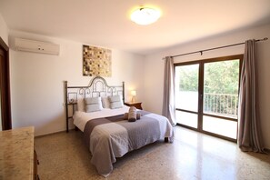 5 bedrooms, iron/ironing board, free WiFi, bed sheets - Villa Carvi Ibiza - Five Bedroom Villa, Sleeps 10 (Sant Josep de sa Talaia)