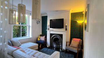 TV, fireplace, DVD player, stereo