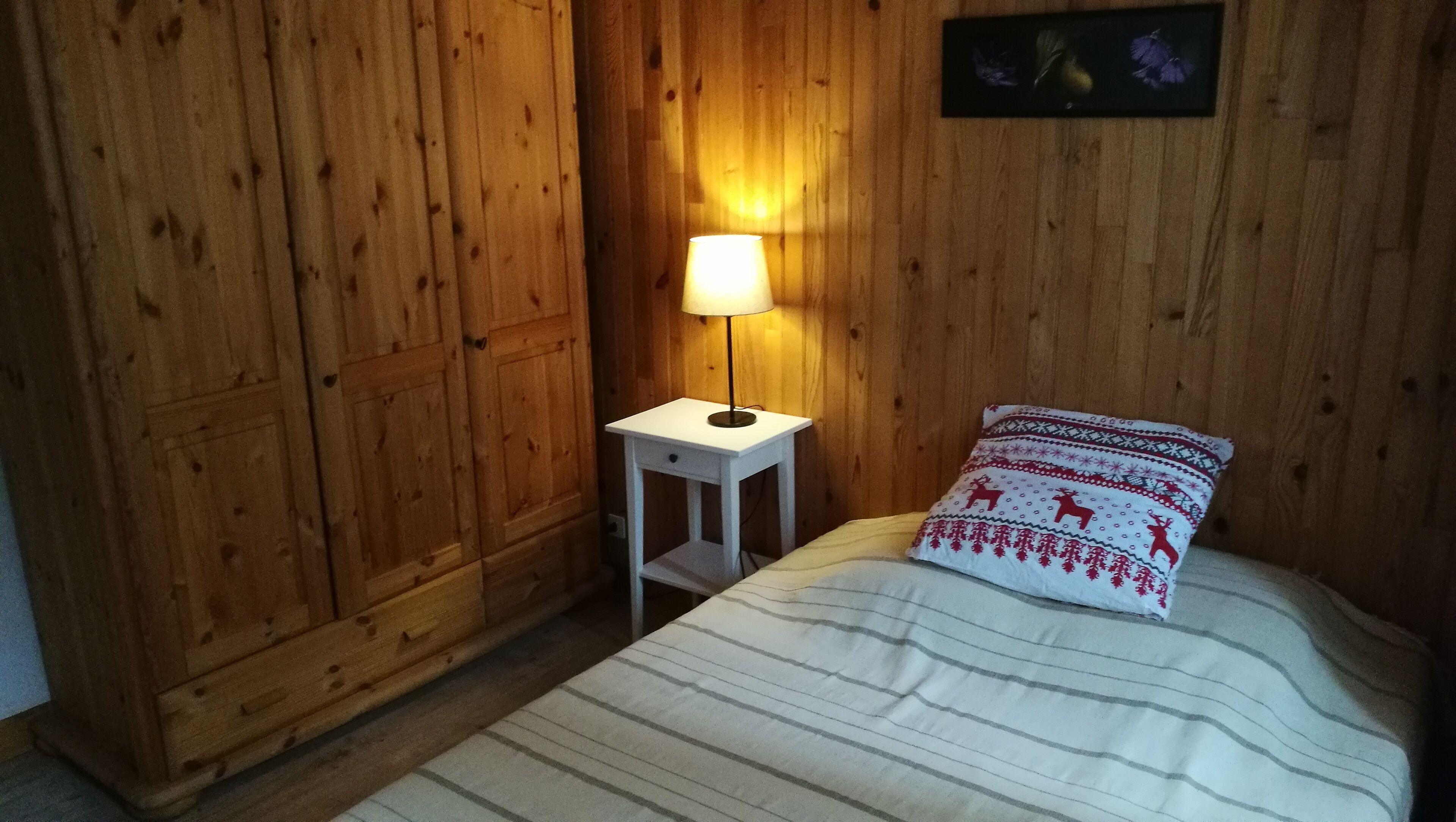 deuxième chambre à l'étage (un lit de 140)