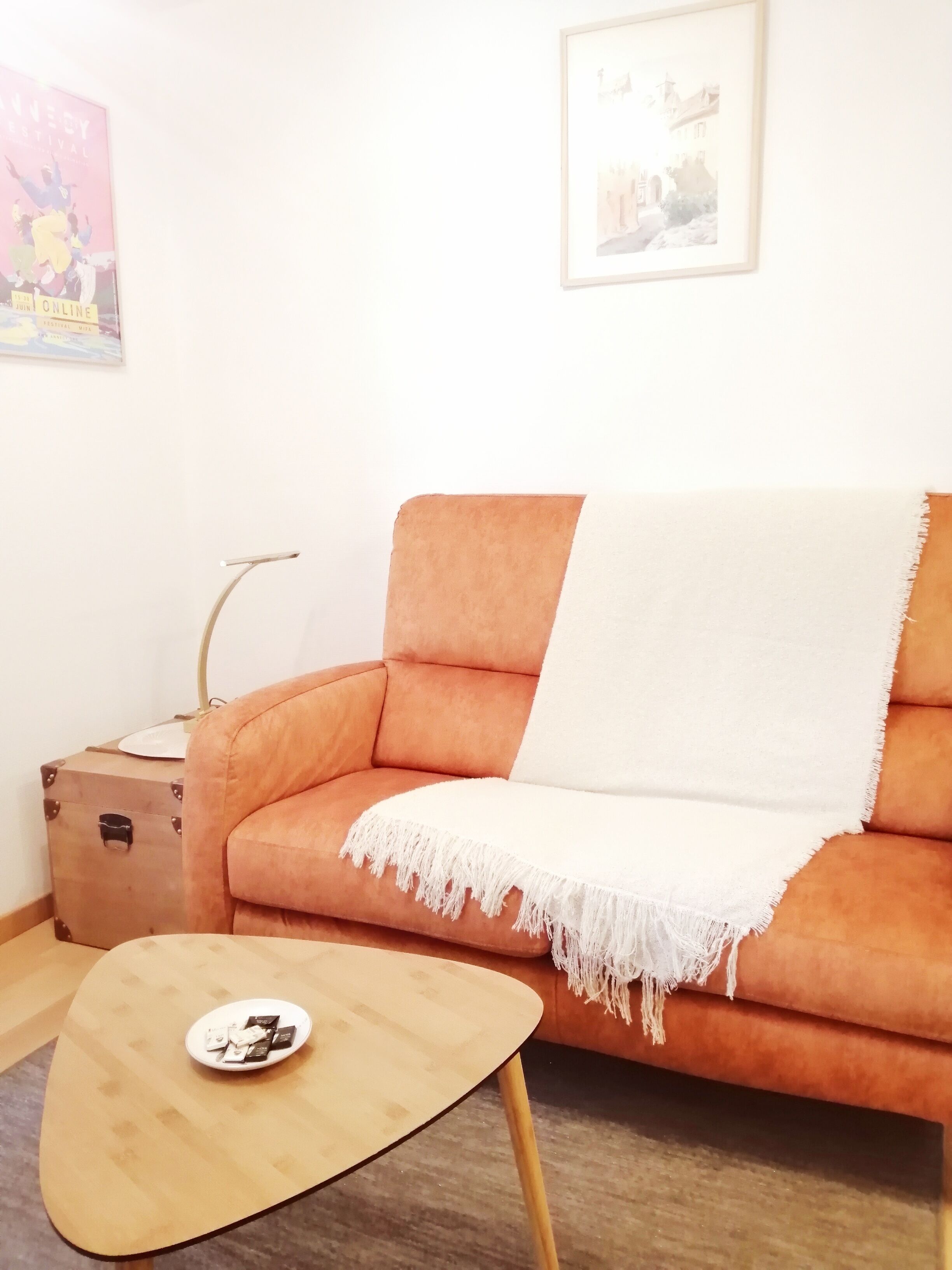 T2 in the heart of the old town at the foot of the castle, with private parking