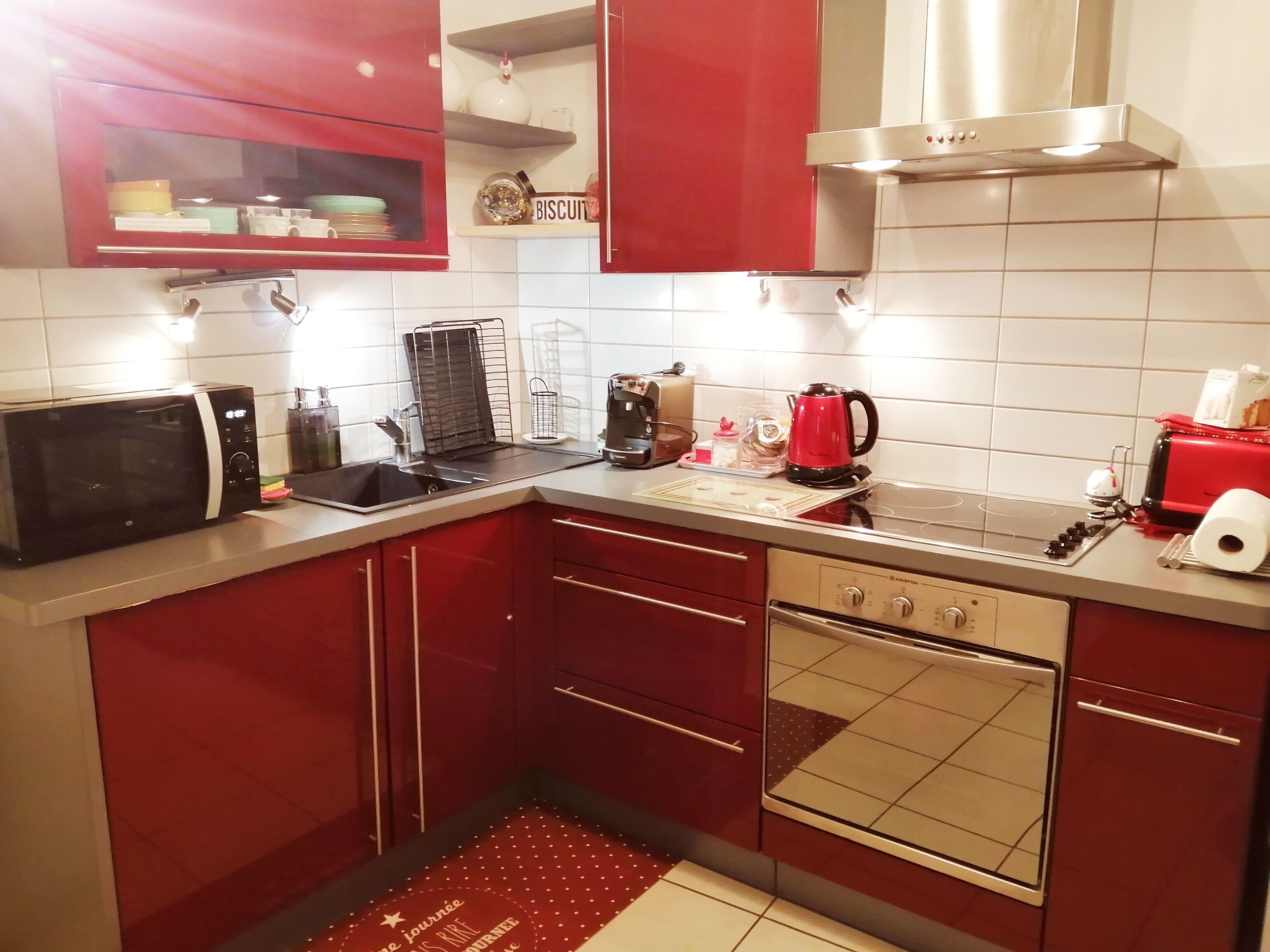 T2 in the heart of the old town at the foot of the castle, with private parking