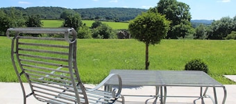 Tranquil Luxury Barn, panoramautsikt, nyoppusset - innen økologisk gård