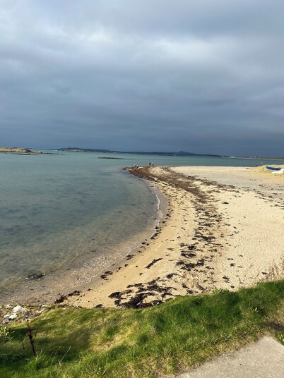 Freshwinds is a wonderful sea-side holiday home with breath taking sea views