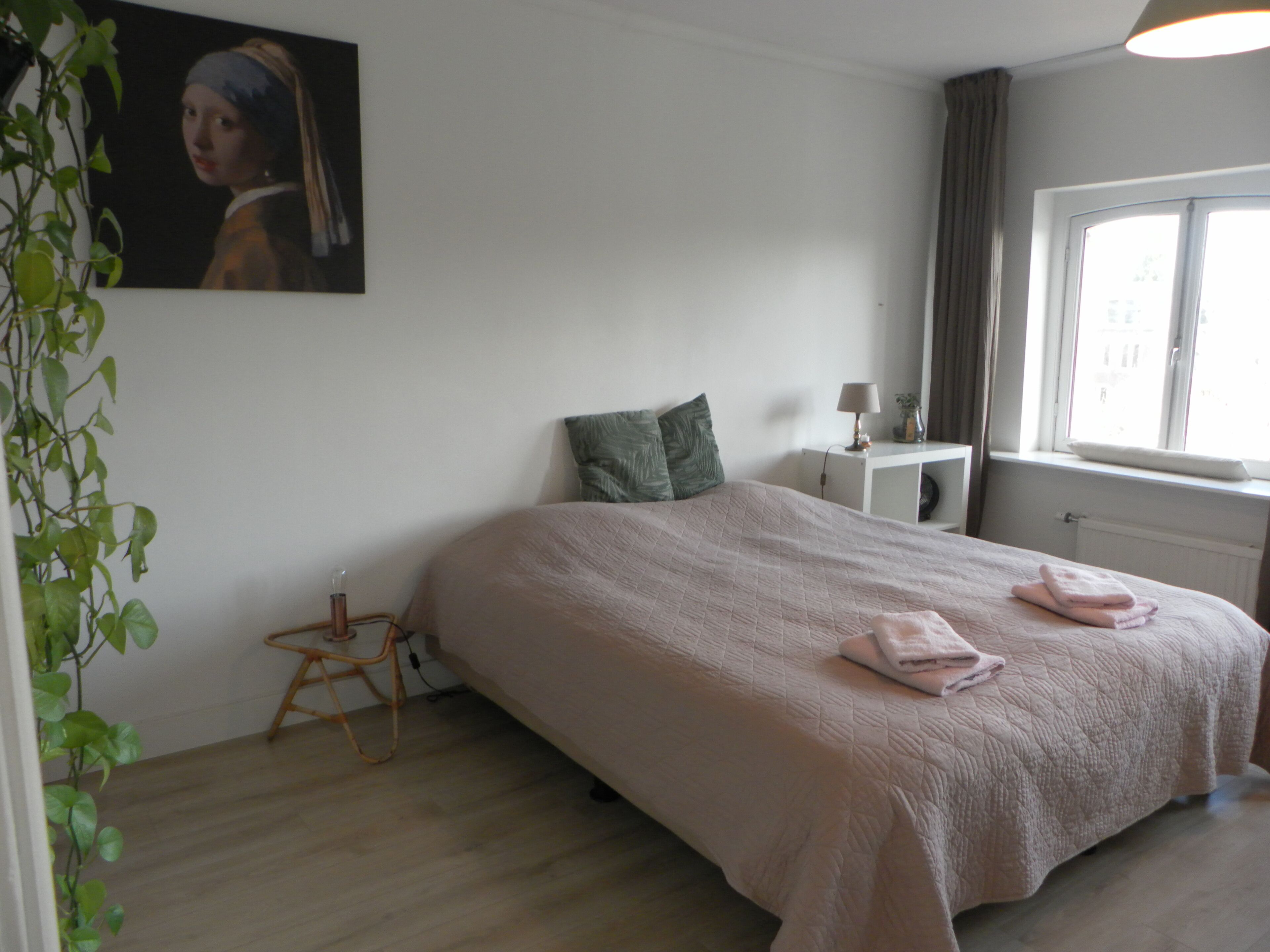 2 多间卧室、熨斗/熨衣板、免费 WiFi、床单