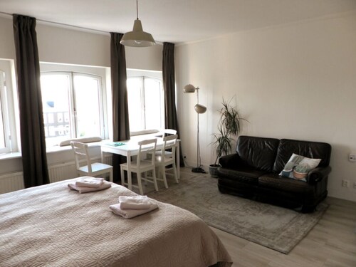 Lovely spacious, luxurious apartment with canal view