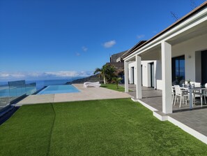 Outdoor pool - Villa Taburiente, modern, breathtaking views, nature and good weather. (El Paso)