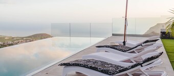 Villa Taburiente, modern, breathtaking views, nature and good weather.
