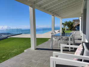 Outdoor dining - Villa Taburiente, modern, breathtaking views, nature and good weather. (El Paso)