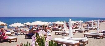 VILLECEFALU. Veranda, Terrace, 3 Bedrooms, 3 Bathrooms.