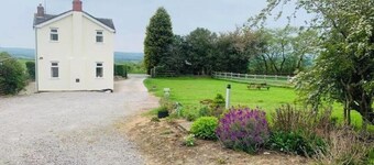 Detached Rural Cottage in Idyllic Location with 3 acre safe secure 6ft dog field