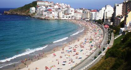 Apartment with terrace over the sea in the Area Grande beach