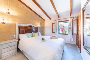 2 Schlafzimmer, Zimmersafe, Bügeleisen/Bügelbrett, Reisekinderbett