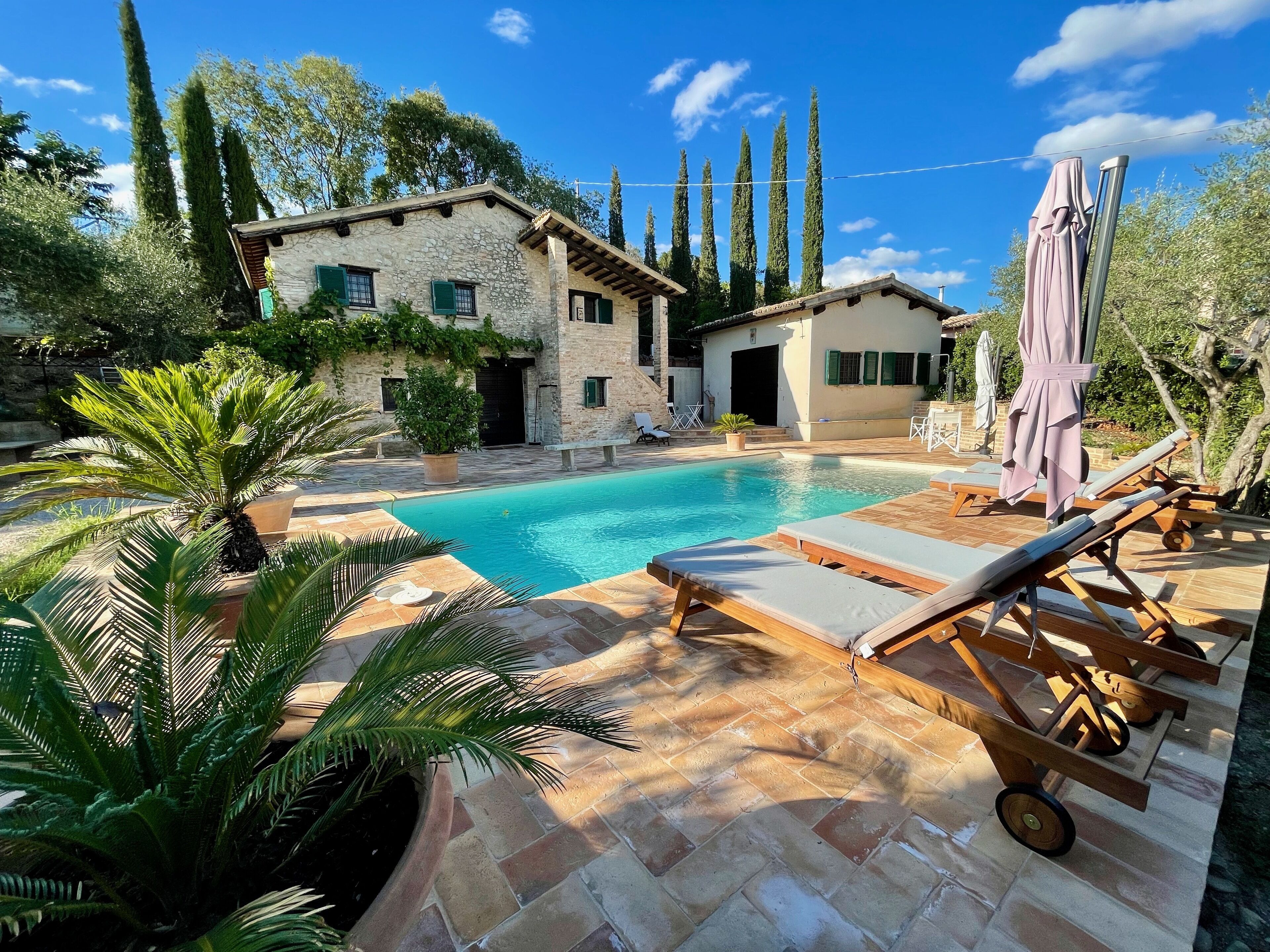 Private Villa in Umbria near Historic Montefalco w Free Wifi & Summer Pool