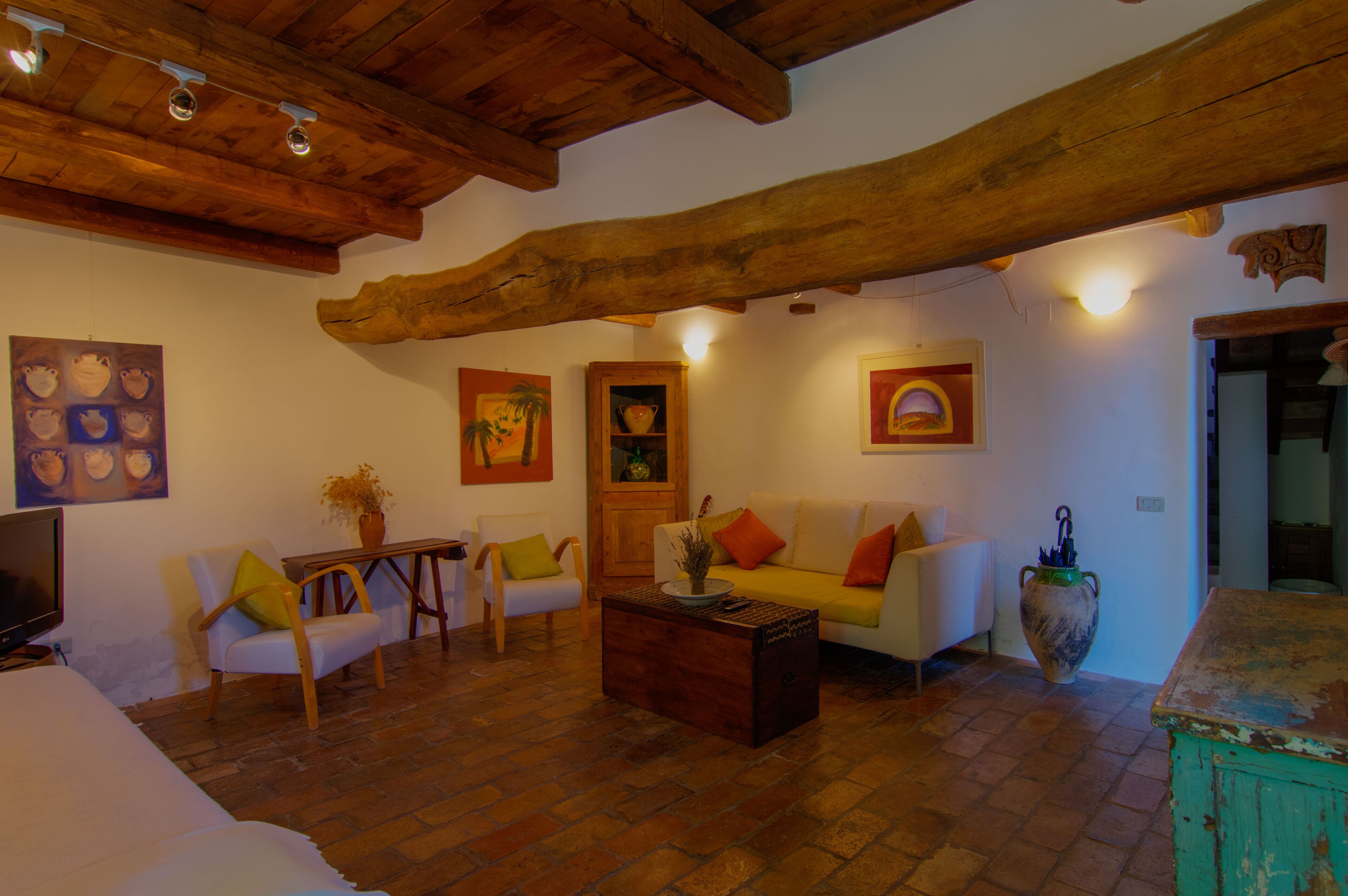 Private Villa in Umbria near Historic Montefalco w Free Wifi & Summer Pool