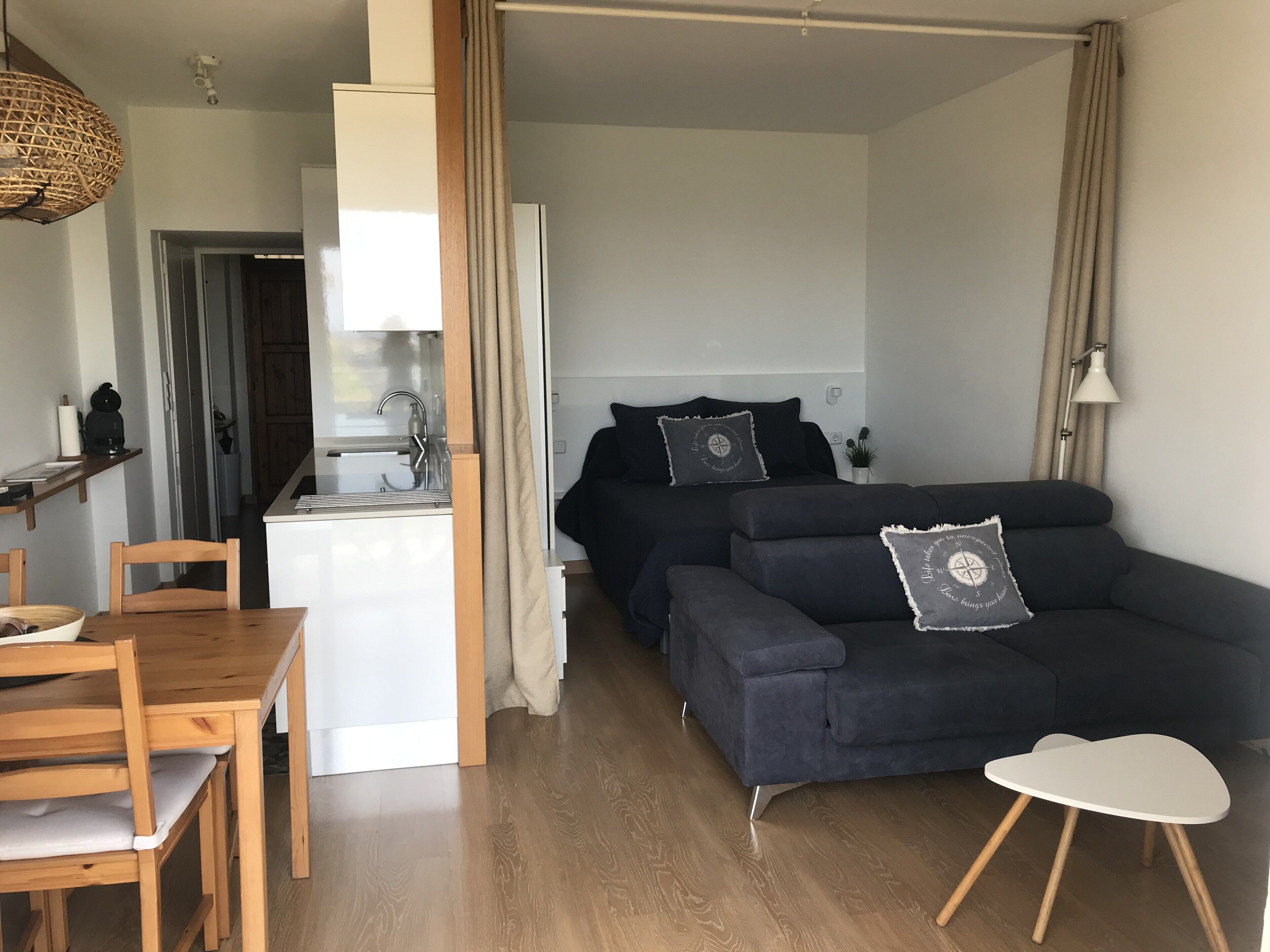 Apartment on firs line sea