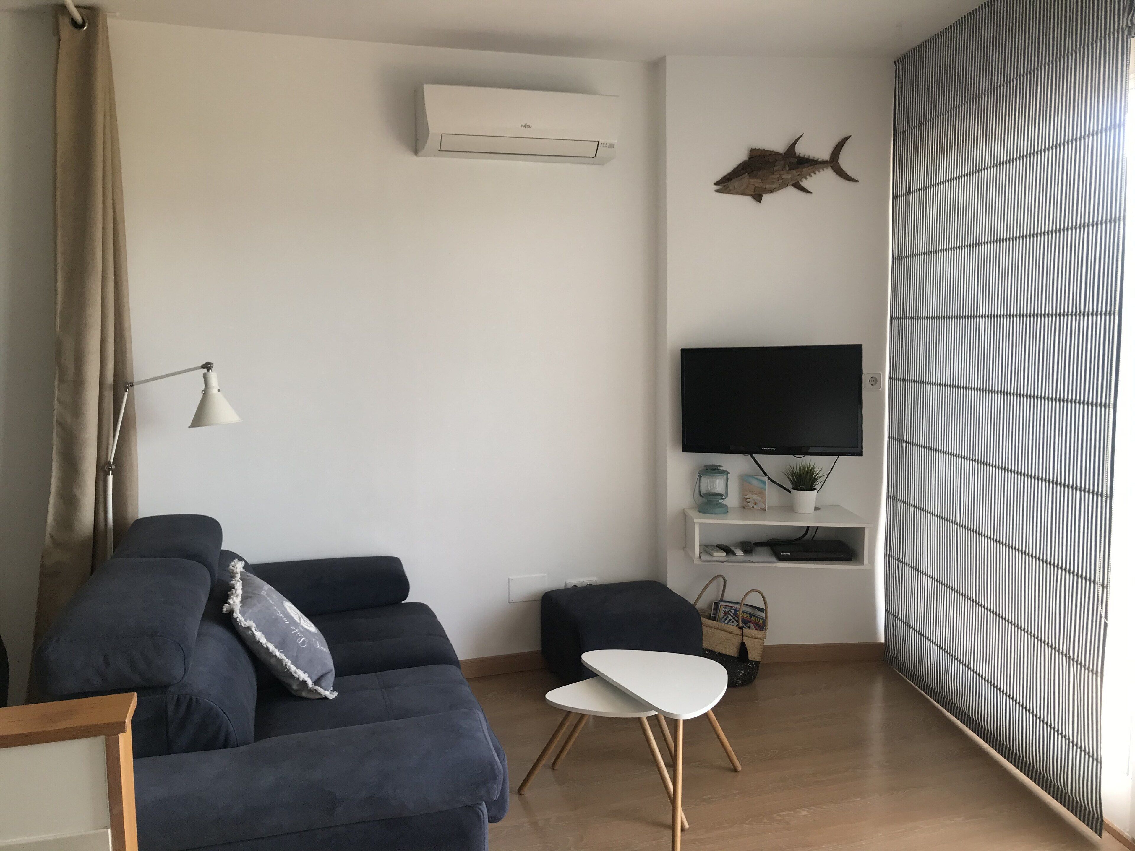 Apartment on firs line sea