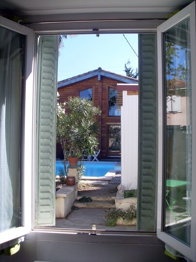 well-equiped small house with terrasse