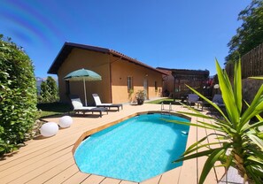 Outdoor pool - Charming newly renovated cottage great view, own pool, walk to bar/shop. WIFI! (Casciana)