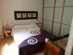 2 chambres, fer et planche à repasser, lit parapluie, Wi-Fi gratuit