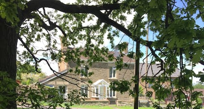 Peaceful Cosy Cottage in der Forest of Dean Blick auf Gemeindeland.