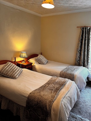 2 Schlafzimmer, Bügeleisen/Bügelbrett, Reisekinderbett, kostenloses WLAN