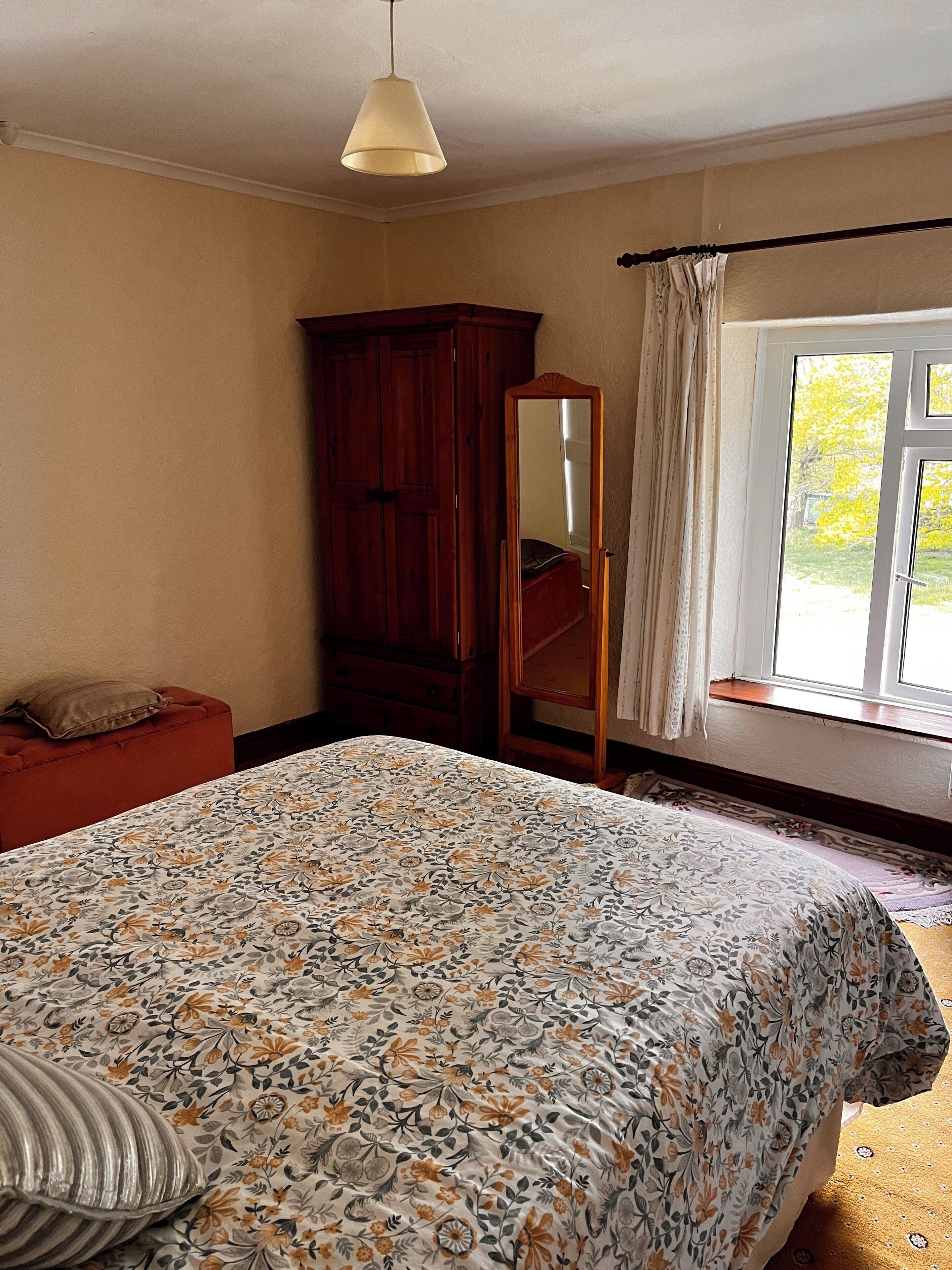 2 bedrooms, iron/ironing board, travel crib, free WiFi