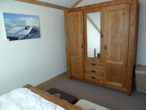 4 chambres, fer et planche à repasser, Wi-Fi