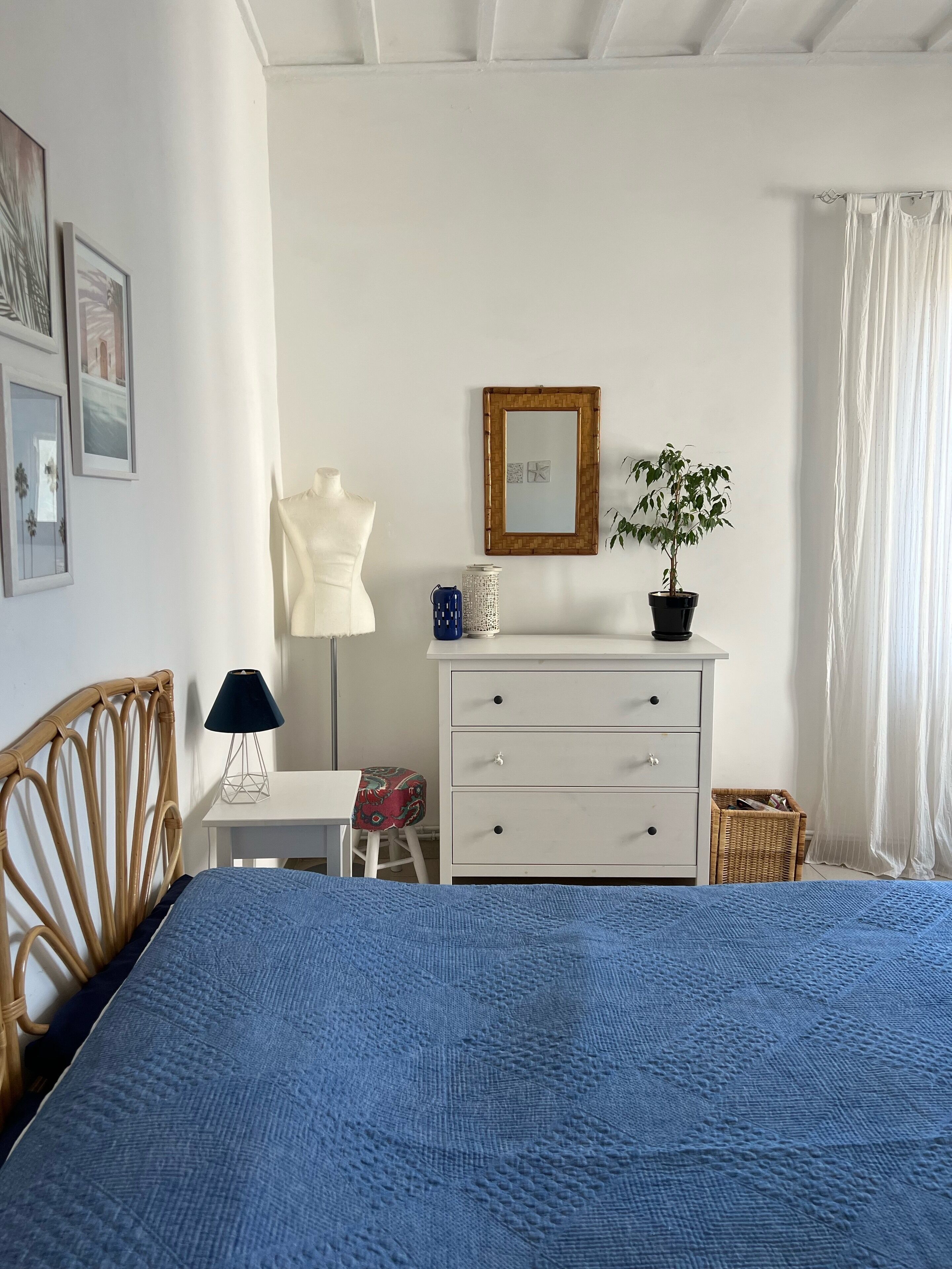 Bright and airy apartment in the cozy old town of Terracina