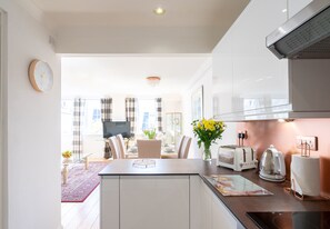 Interior - 51/18 Caledonian Crescent (Edinburgh)