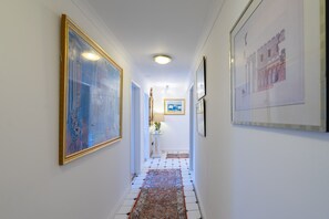 Interior - 51/18 Caledonian Crescent (Edinburgh)