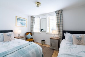 4 bedrooms, iron/ironing board, WiFi, bed sheets - 51/18 Caledonian Crescent (Edinburgh)