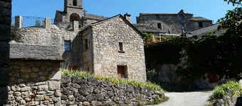 Vistas Deslumbrantes Para o Vale da Nossa 3 Casas que Fazem Fronteira com as Cévennes e Grands Causses