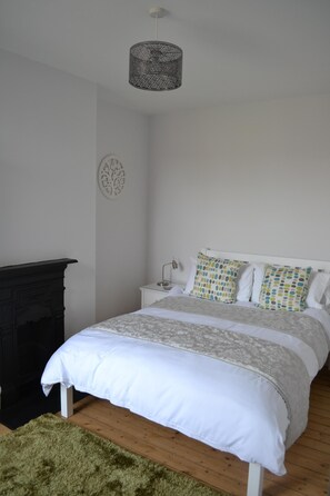 3 bedrooms, iron/ironing board, travel crib, free WiFi