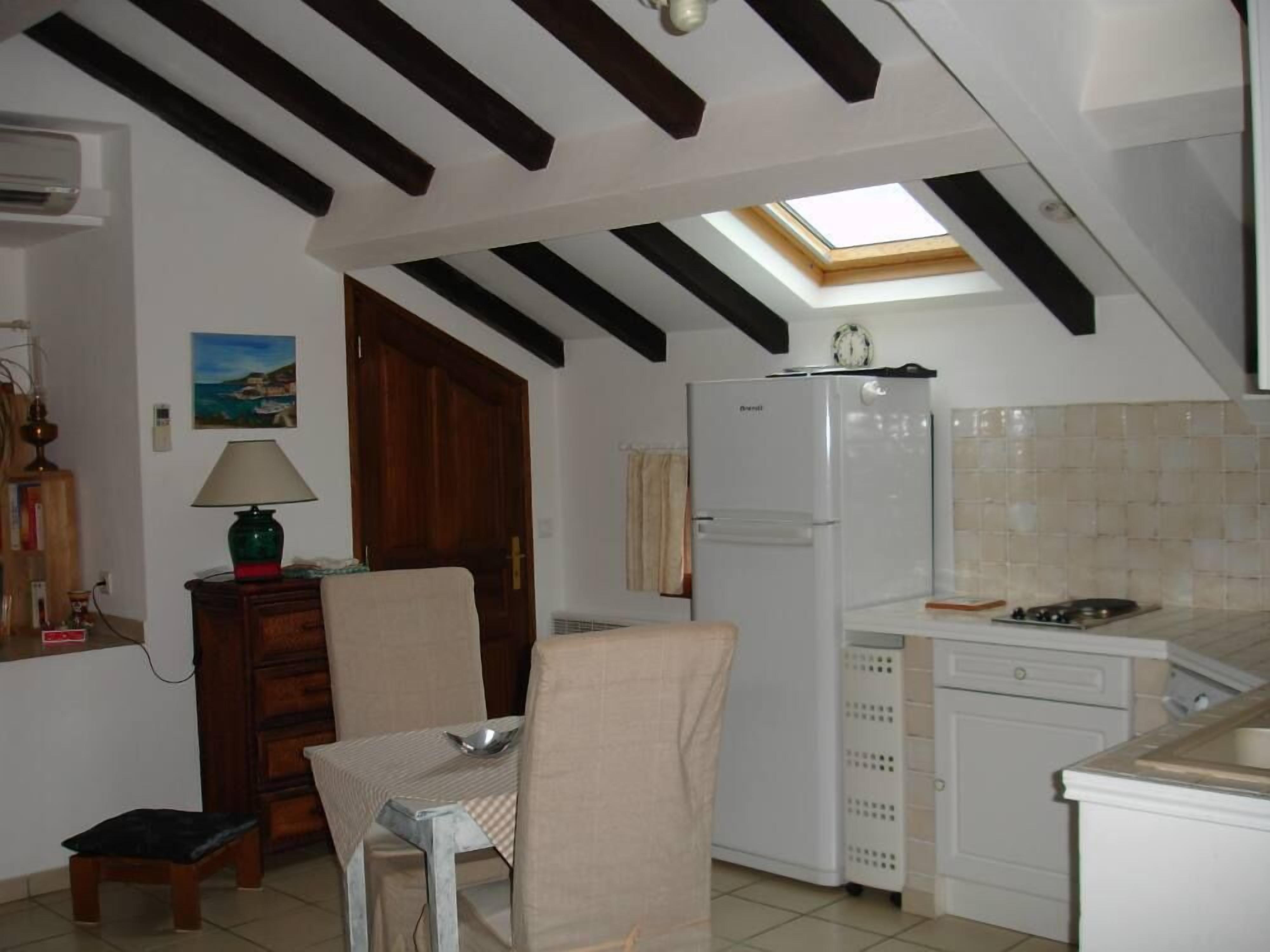 Large studio a small love nest. furnished accommodation 3 ***