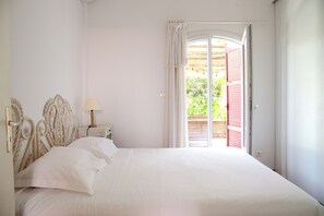 4 makuuhuonetta, silitysrauta/-lauta, vauvan matkasänky, ilmainen Wi-Fi