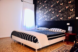 1 室のベッドルーム、アイロン / アイロン台、WiFi (無料)、ベッドシーツ