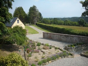 Property grounds - Former Lodge House to Swordale Castle (Dingwall)