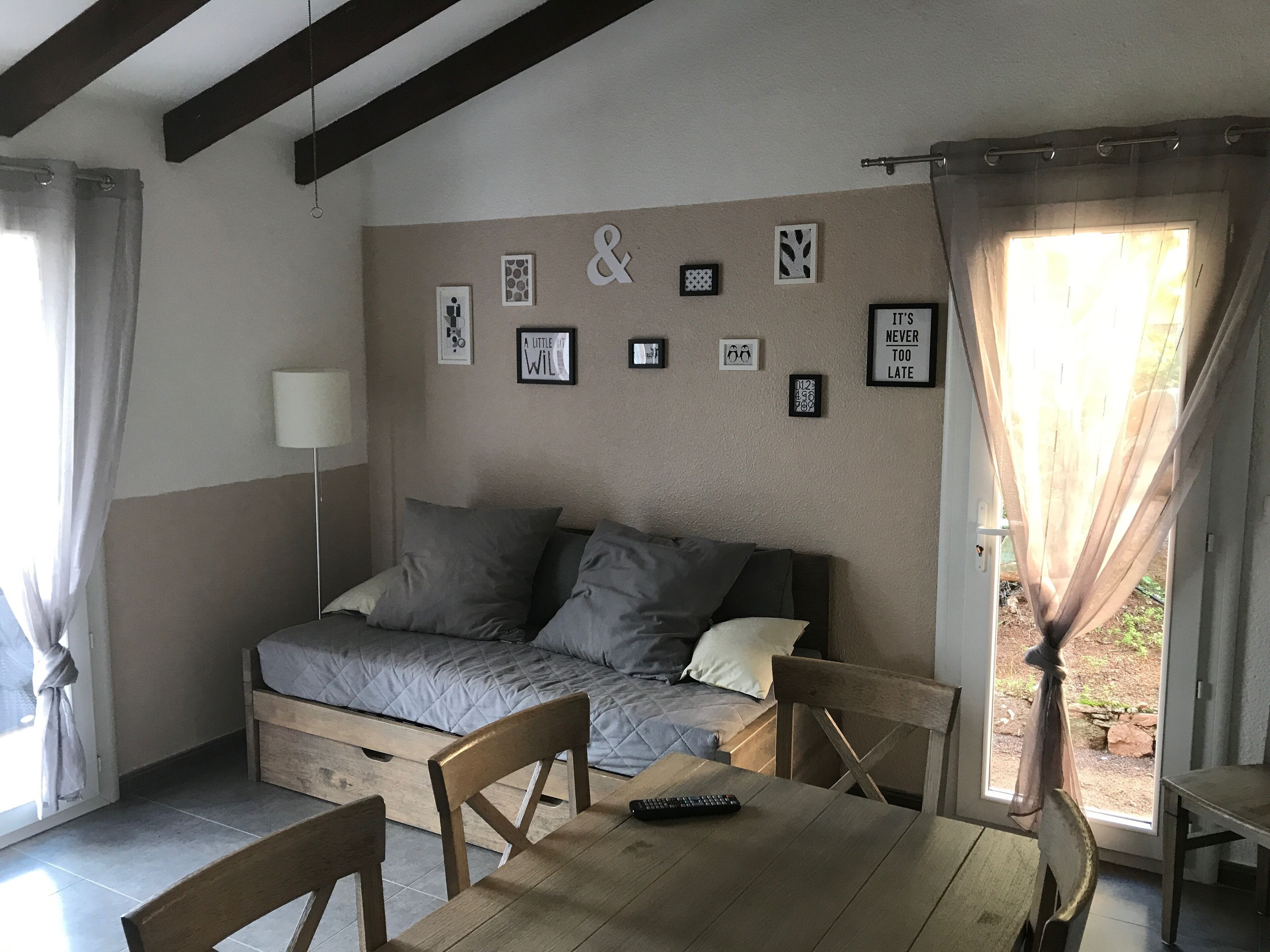 villa sea view, 10 minutes walk from the beach, private parking