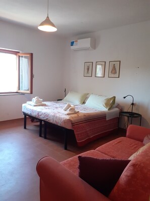 7 bedrooms, iron/ironing board, travel crib, free WiFi