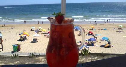 T2 Cond. Privado A/C. piscinas, praia a 500m