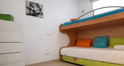 T2 Cond. Privado A/C. piscinas, praia a 500m