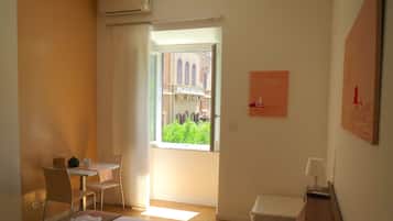 4 bedrooms, iron/ironing board, travel crib, free WiFi