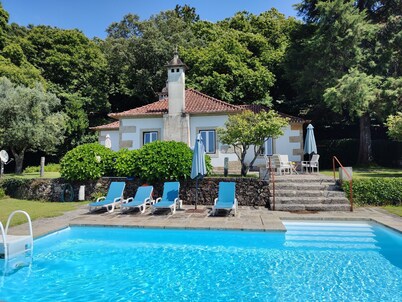 CHARMING HOUSE Small Stone House