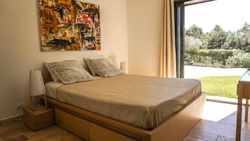 4 bedrooms, iron/ironing board, travel crib, free WiFi