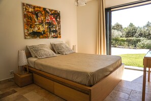 4 chambres, fer et planche à repasser, lit parapluie, Wi-Fi gratuit