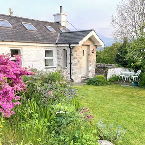 Exterior - Stunning views of Snowdonia Mountains (Near Caernarfon)