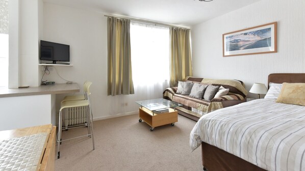 1 bedroom, iron/ironing board, free WiFi, bed sheets