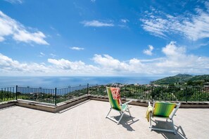Terrace/patio - Villa Turtle with sea view and  private pool (Massa Lubrense)