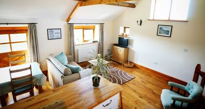 The Mill - Luxury barn conversion on two levels